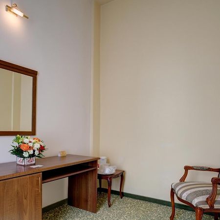 Hotel Central Ploiesti Exterior photo