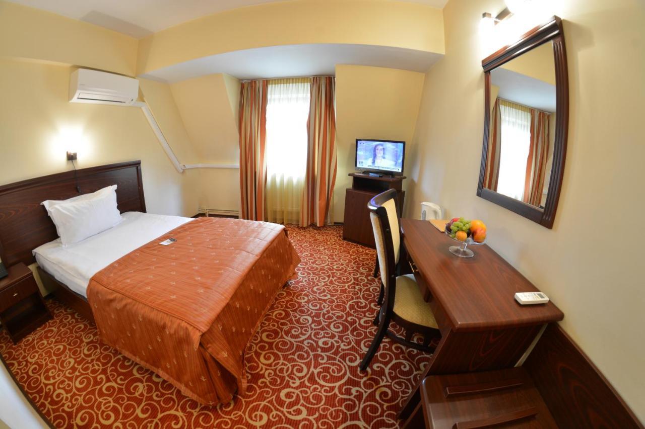 Hotel Central Ploiesti Exterior photo