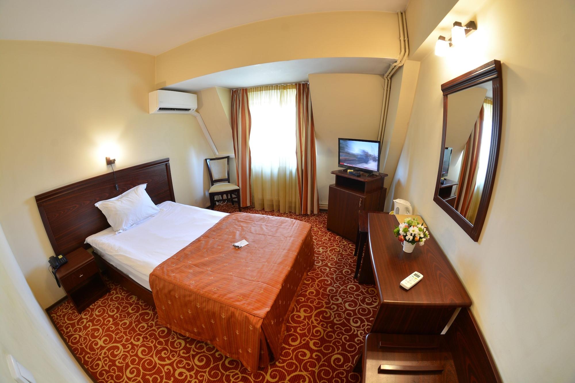 Hotel Central Ploiesti Exterior photo