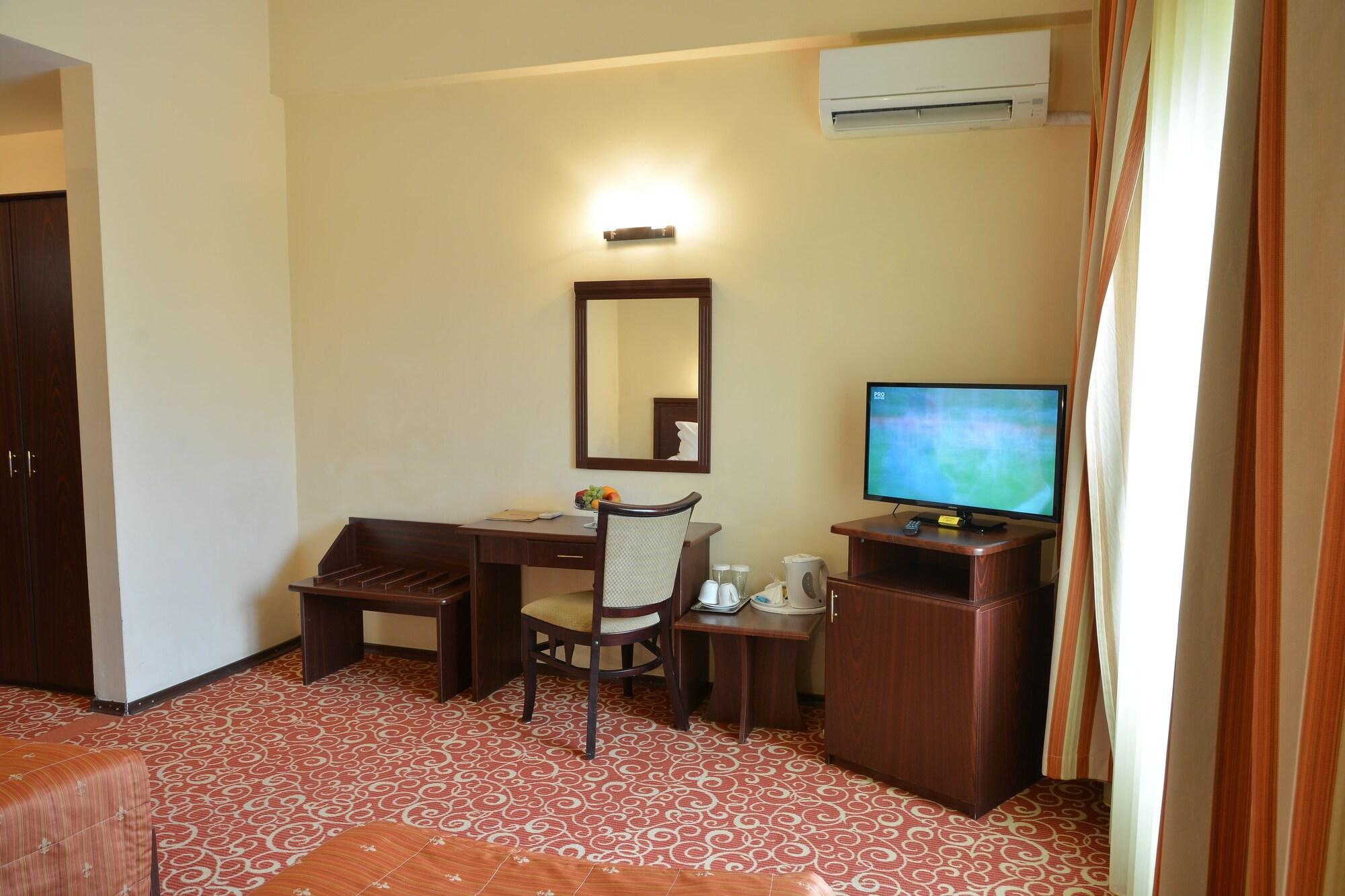 Hotel Central Ploiesti Exterior photo