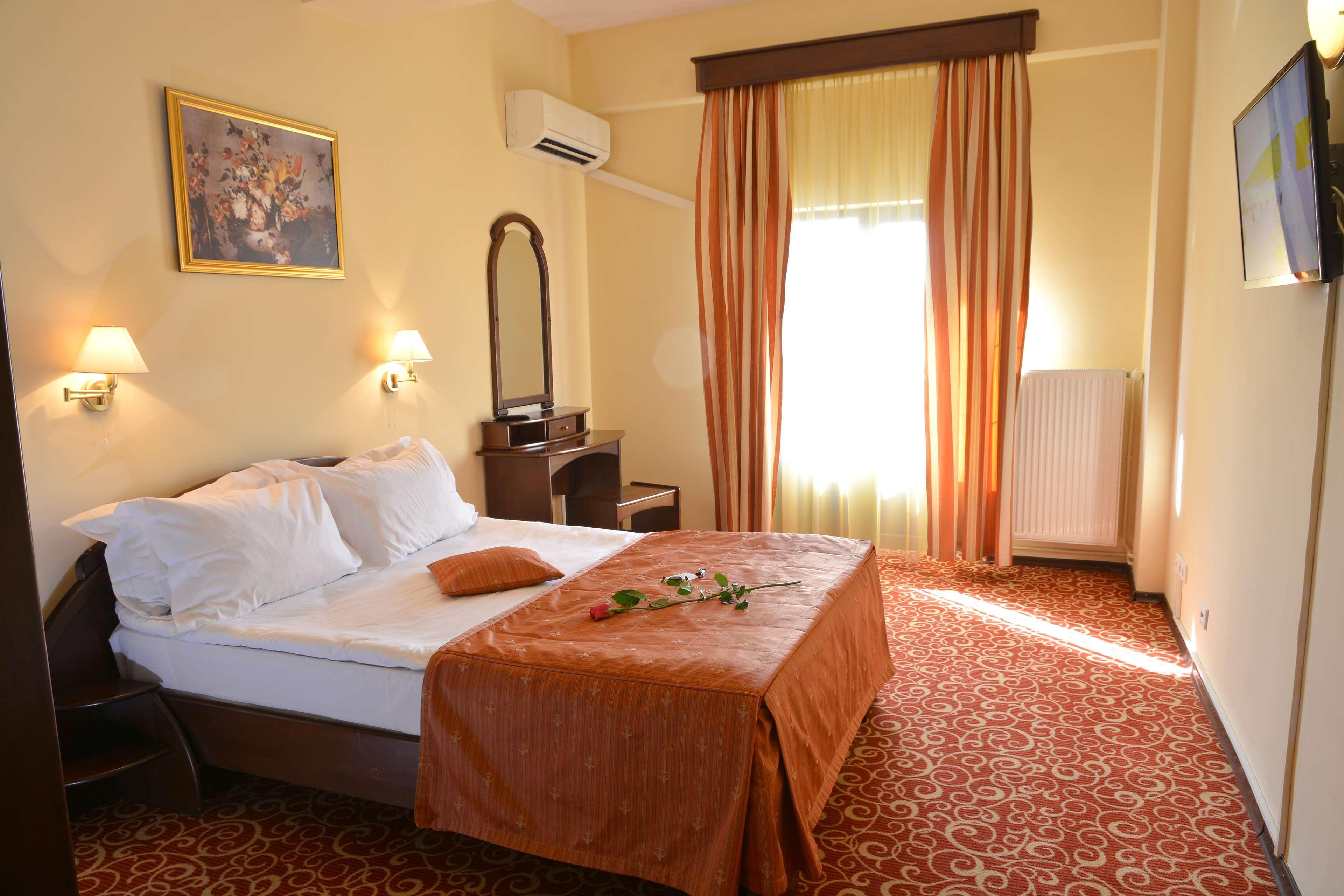 Hotel Central Ploiesti Exterior photo