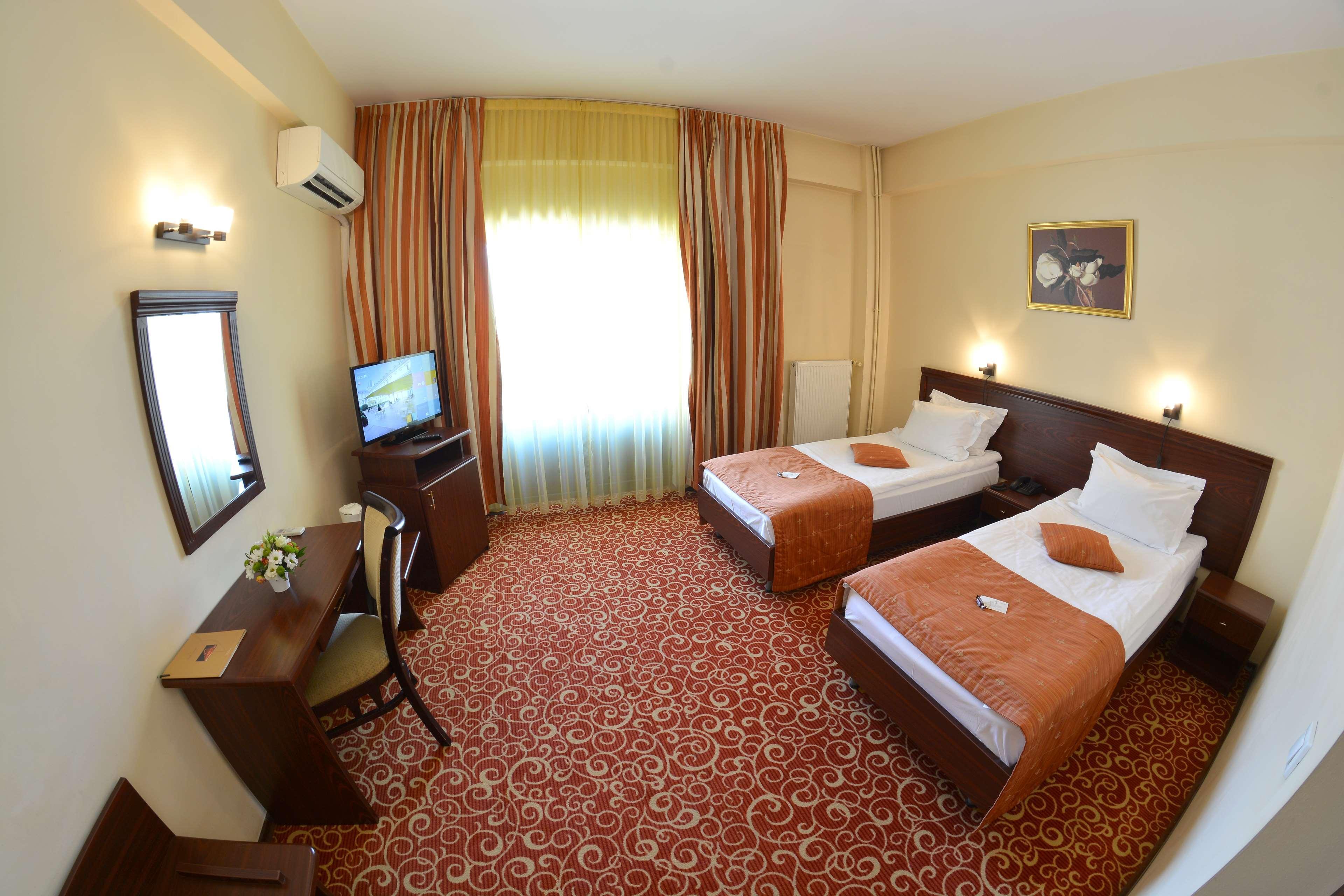 Hotel Central Ploiesti Exterior photo