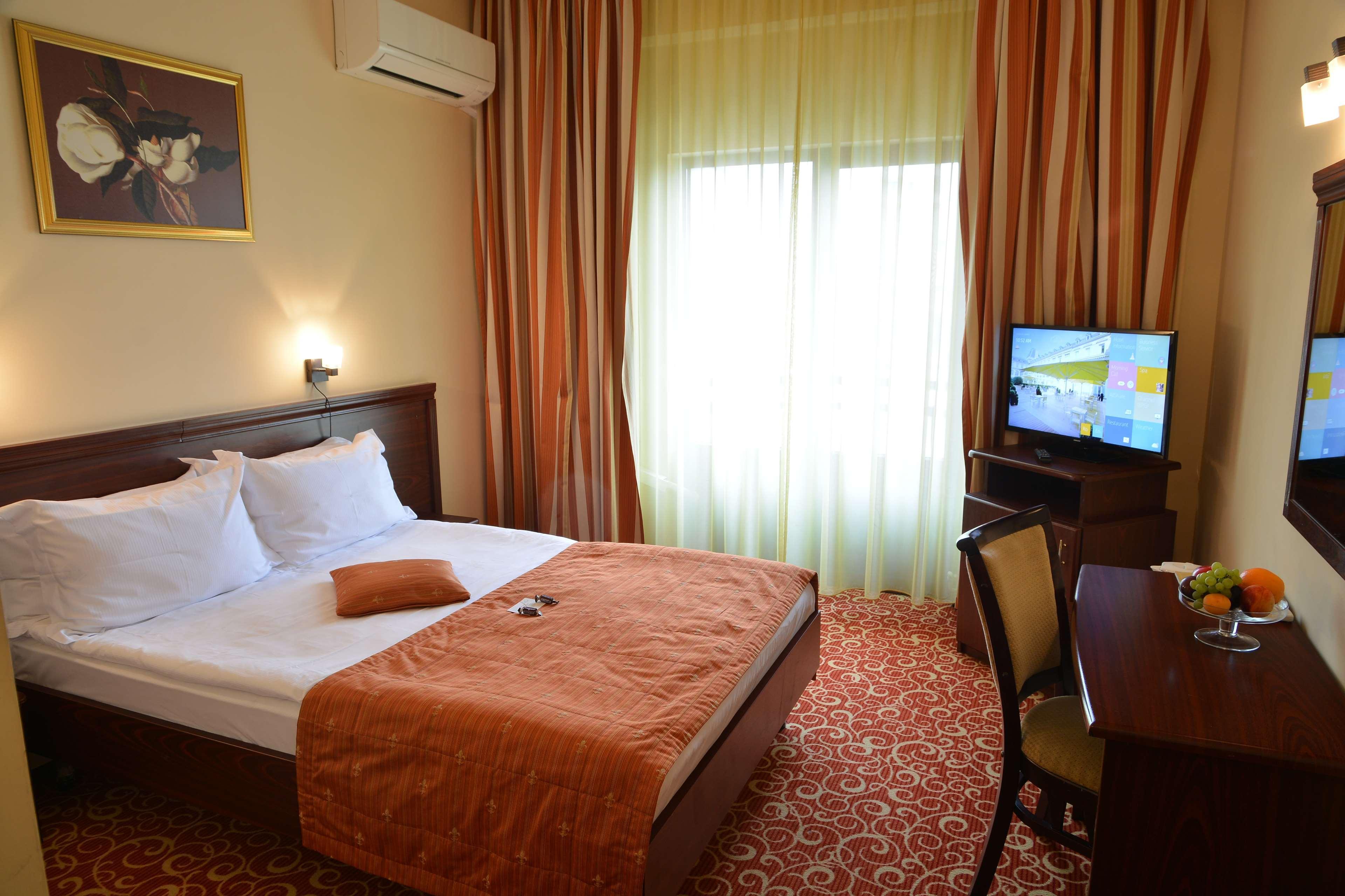 Hotel Central Ploiesti Exterior photo