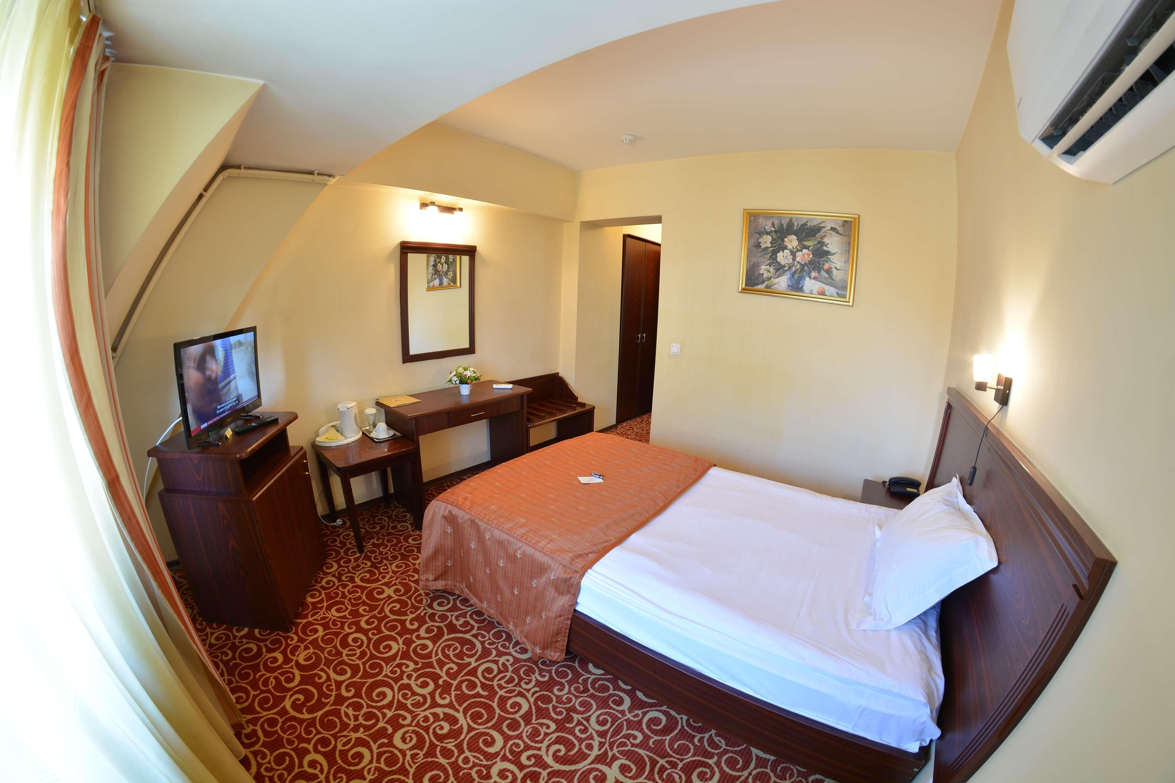 Hotel Central Ploiesti Exterior photo