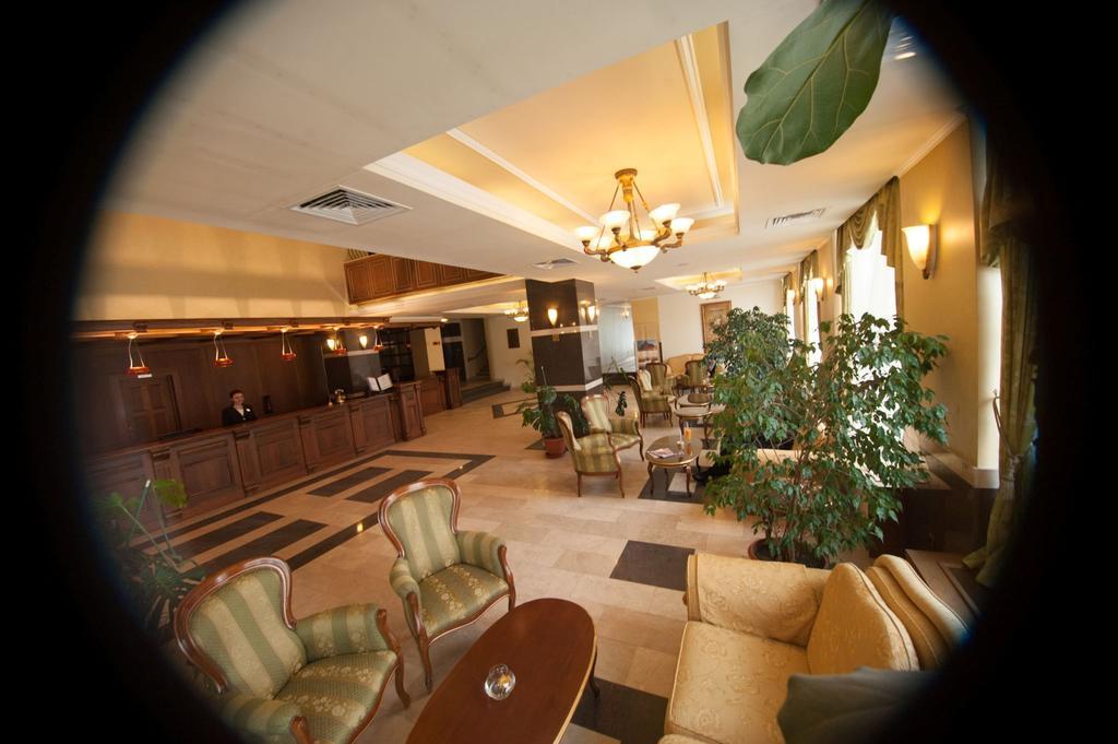 Hotel Central Ploiesti Exterior photo