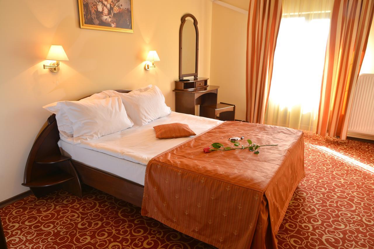 Hotel Central Ploiesti Exterior photo