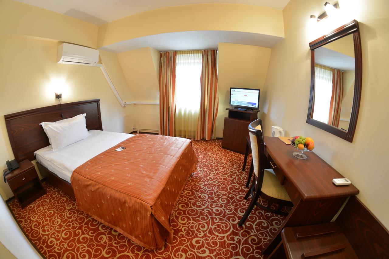 Hotel Central Ploiesti Exterior photo