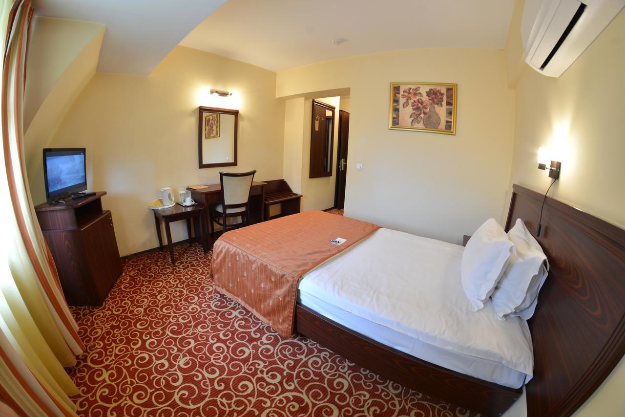 Hotel Central Ploiesti Exterior photo